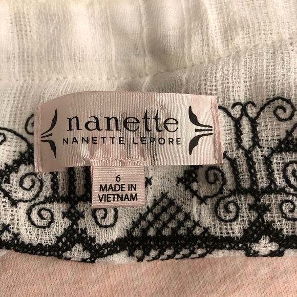 𝅺NANETTE Lepore embroidered bell sleeve topper drapey blouse Small - Picture 3 of 4